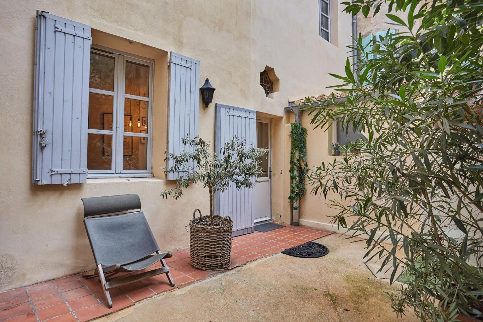 Aix Centre Historique Sauna Jacuzzi Balnéo Privatif Appartement Aix-en-Provence