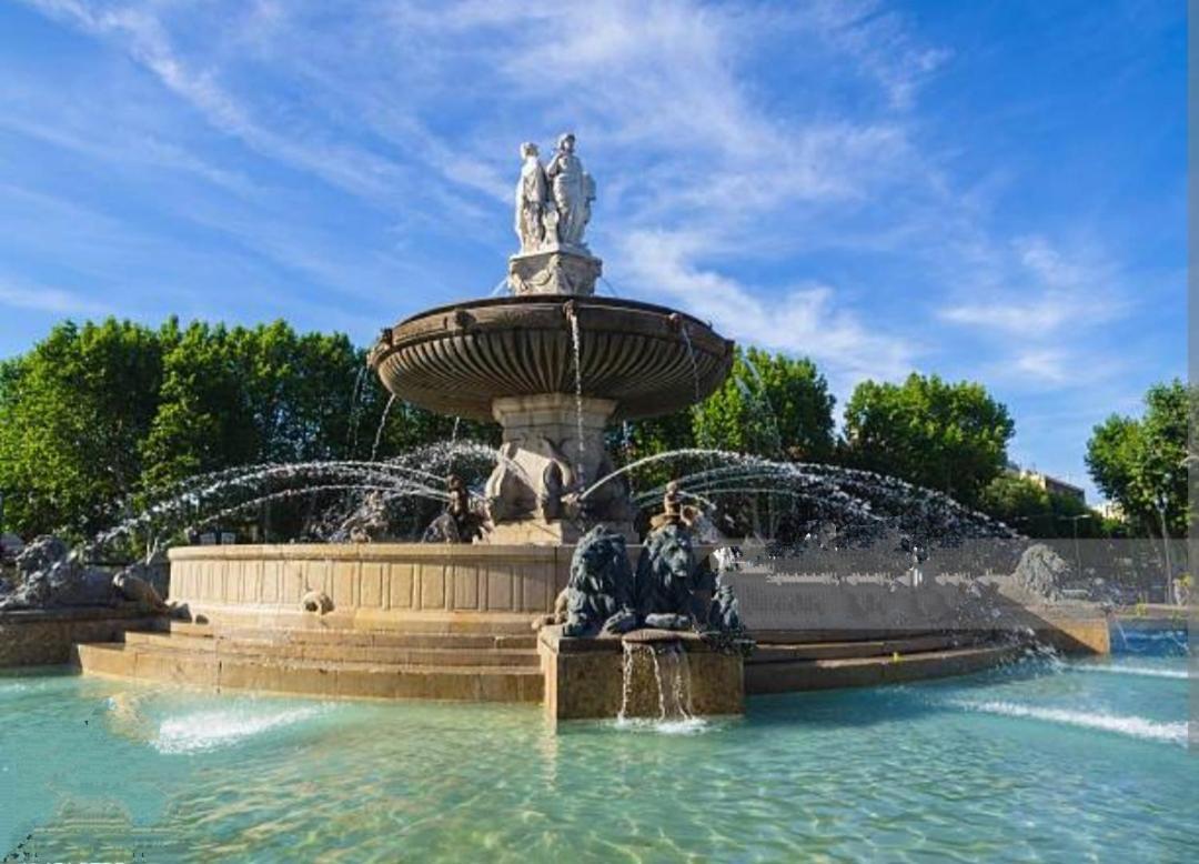 Aix Sauna Jacuzzi Balneo Privatifs Hyper Centre Historique Cour Interieur